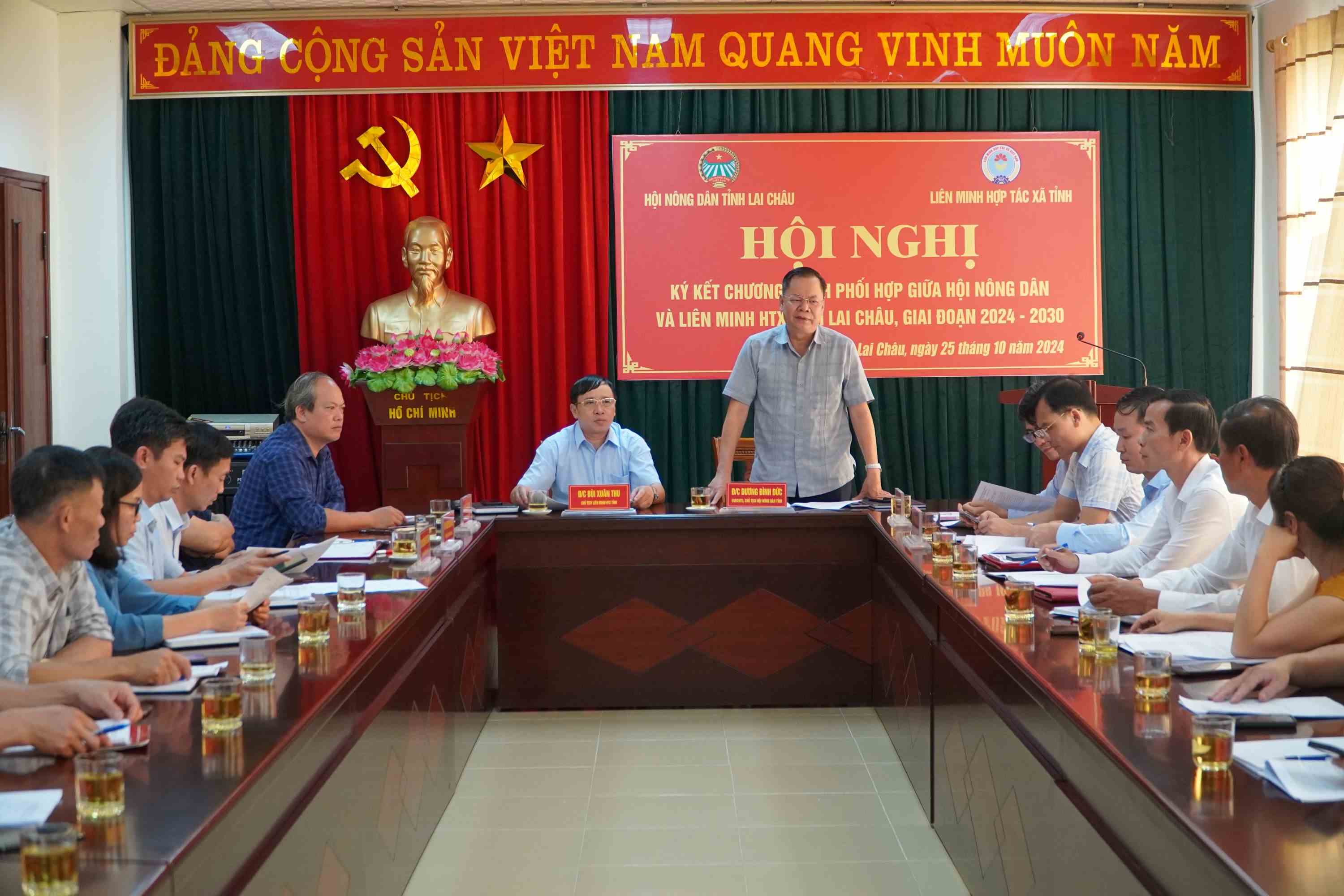 Đồng chí Dương Đình Đức – Tỉnh ủy viên, Chủ tịch Hội nông dân tỉnh phát biểu tại hội nghị. 