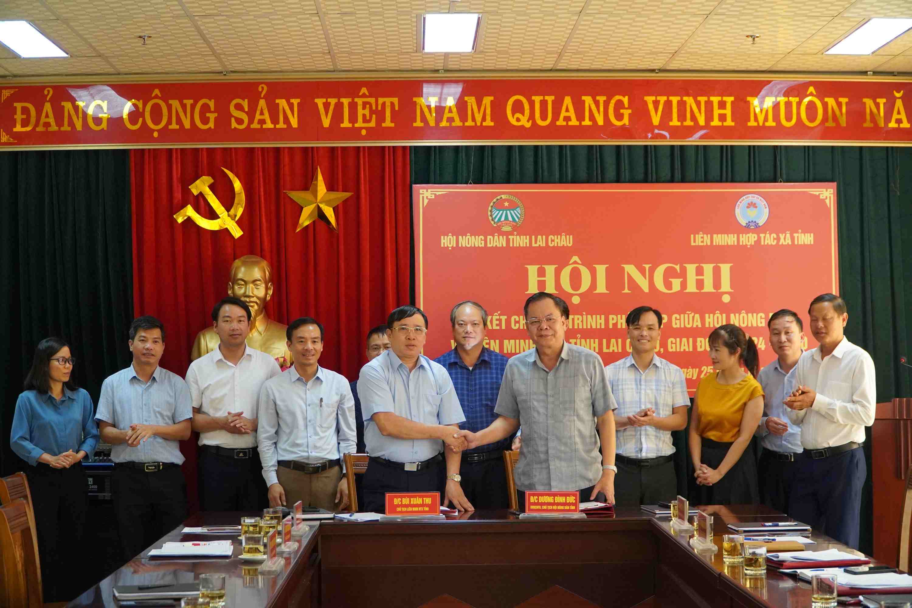 Lãnh đạo HND và Liên minh HTX tỉnh lý kết chương trình phối hợp giai đoạn 2024 – 2030.  