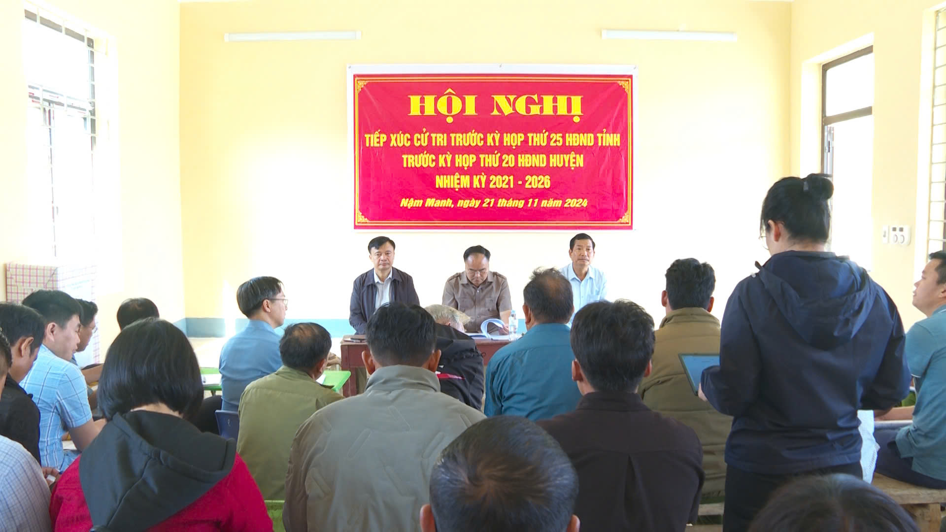 Đoàn Đại biểu HĐND tỉnh và HĐND huyện Nậm Nhùn tiếp xúc cử tri tại xã Nậm Manh