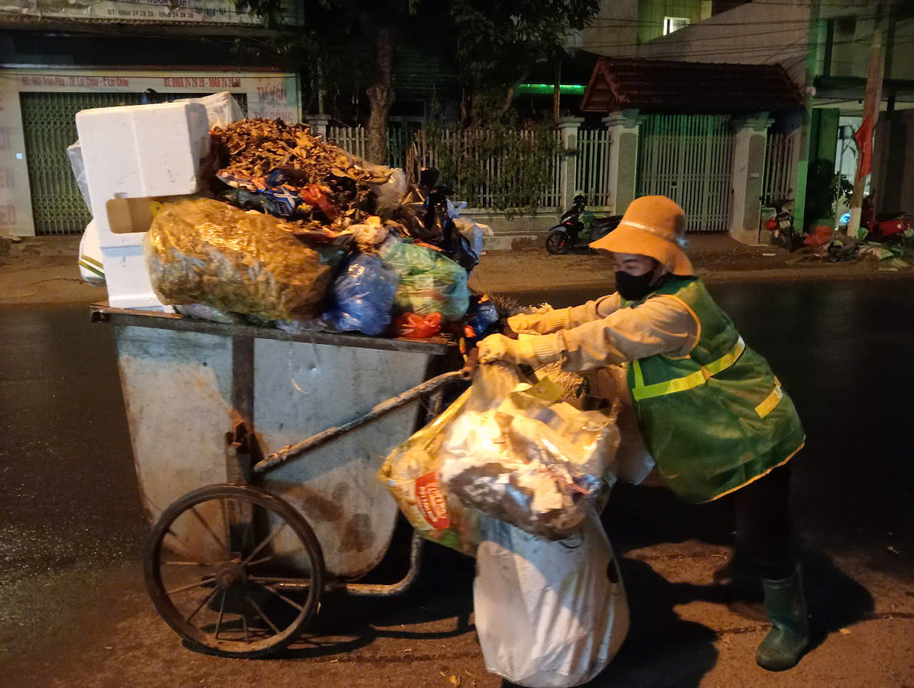 Góp sức vì một thành phố xanh - sạch - đẹp