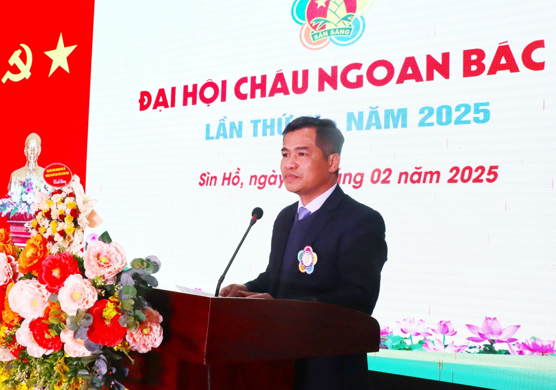 Đồng chí Bùi Văn Tuấn - Phó Bí thư Thường trực Huyện ủy Sìn Hồ phát biểu tại Đại hội.