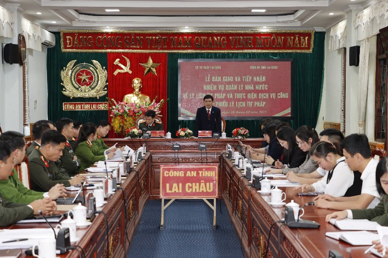Lễ bàn giao và tiếp nhận nhiệm vụ quản lý Nhà nước về lý lịch tư pháp và thực hiện dịch vụ công cấp phiếu lý lịch tư pháp