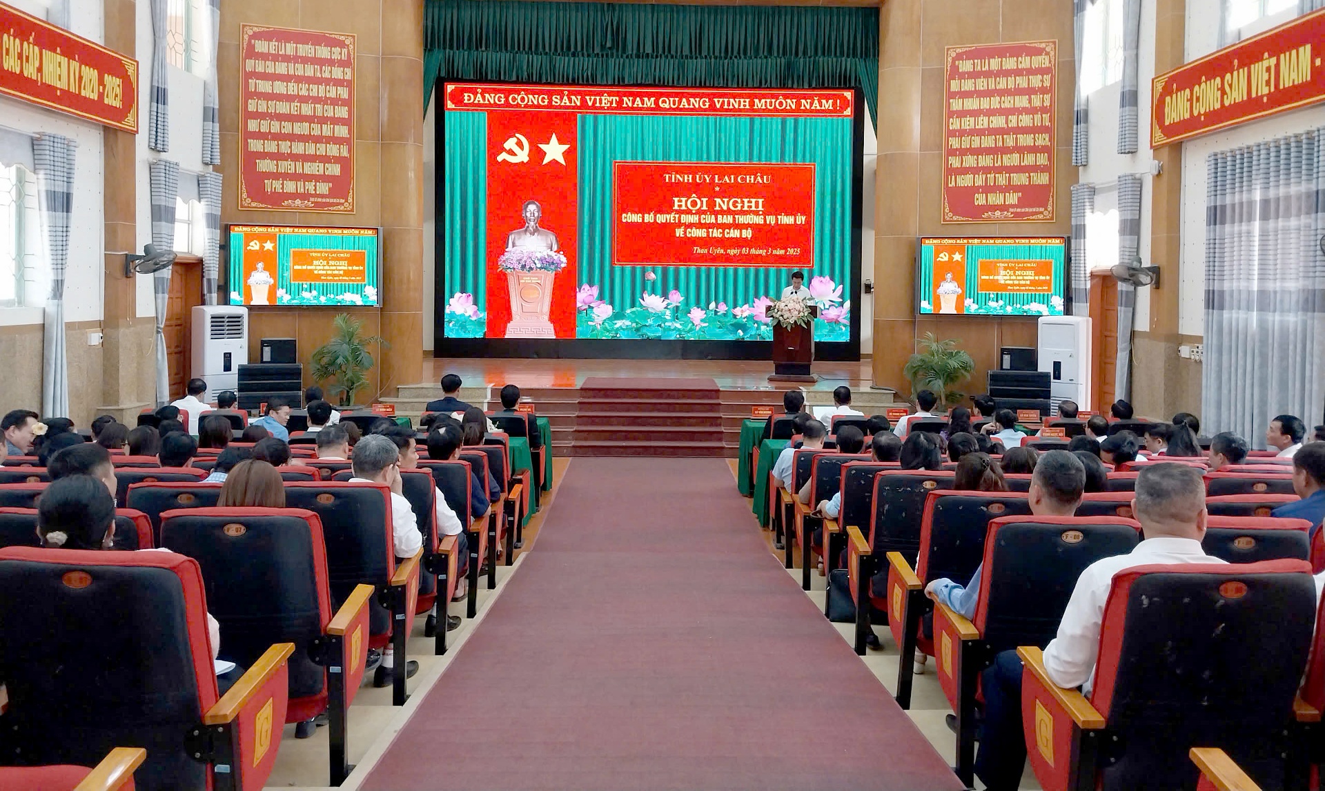 Quang cảnh Hội nghị.