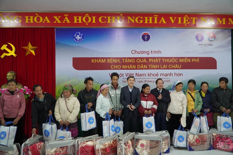  “Vì một Việt Nam khỏe mạnh hơn” 