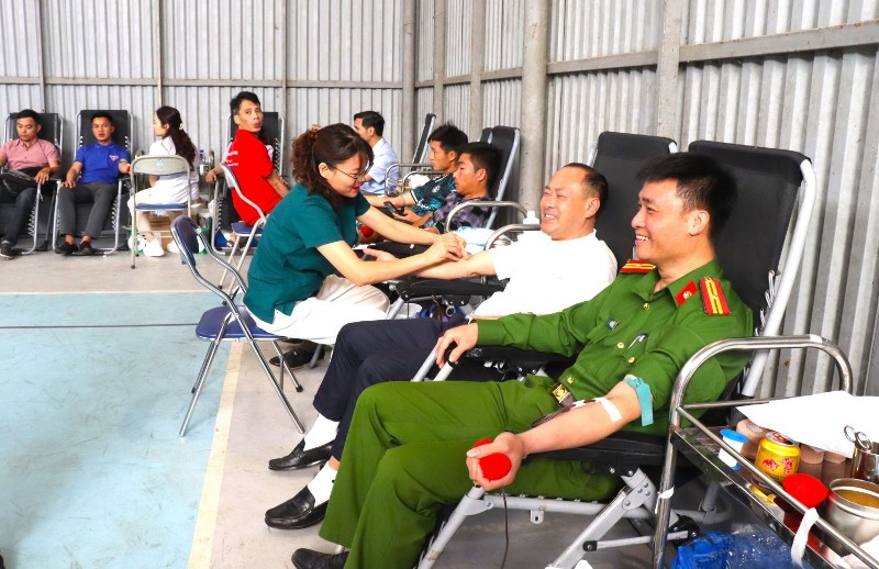 Sìn Hồ tiếp nhận 308 đơn vị máu