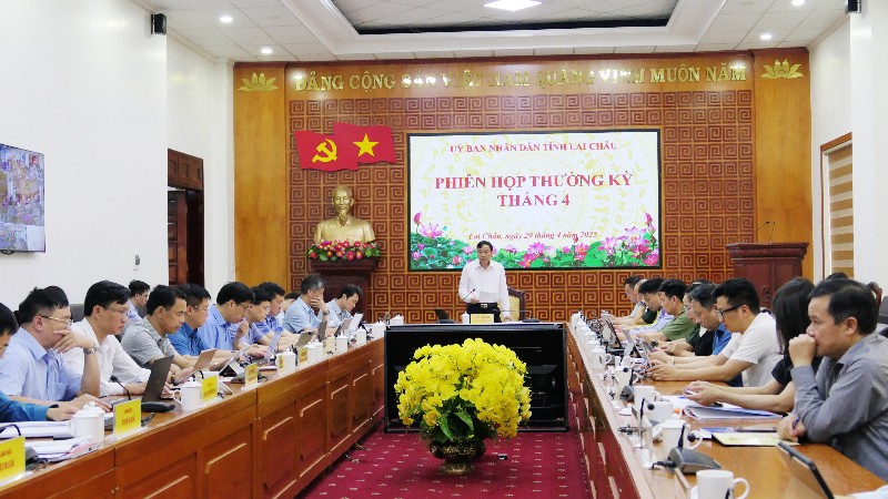 UBND tỉnh: Phiên họp thường kỳ tháng 4