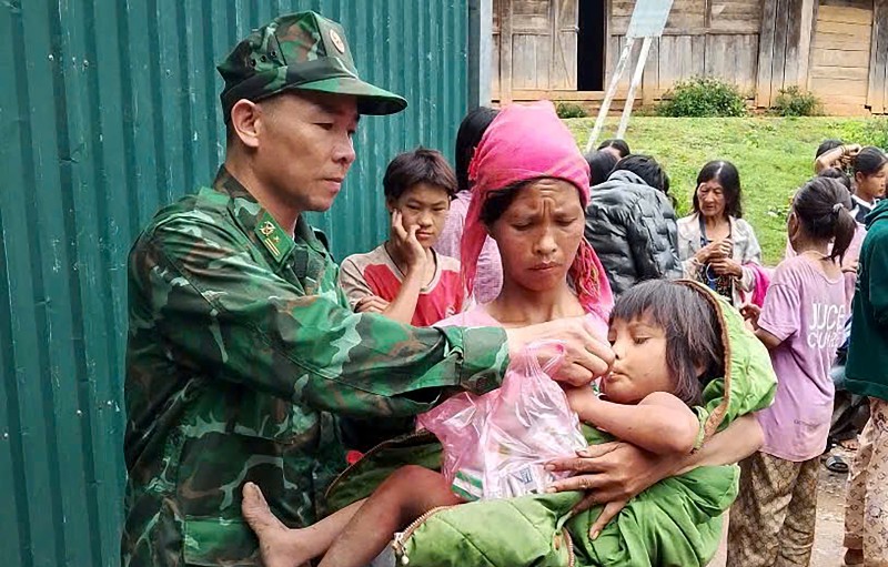 Tìm thấy bé gái đi lạc trong rừng ở xã Pa Ủ