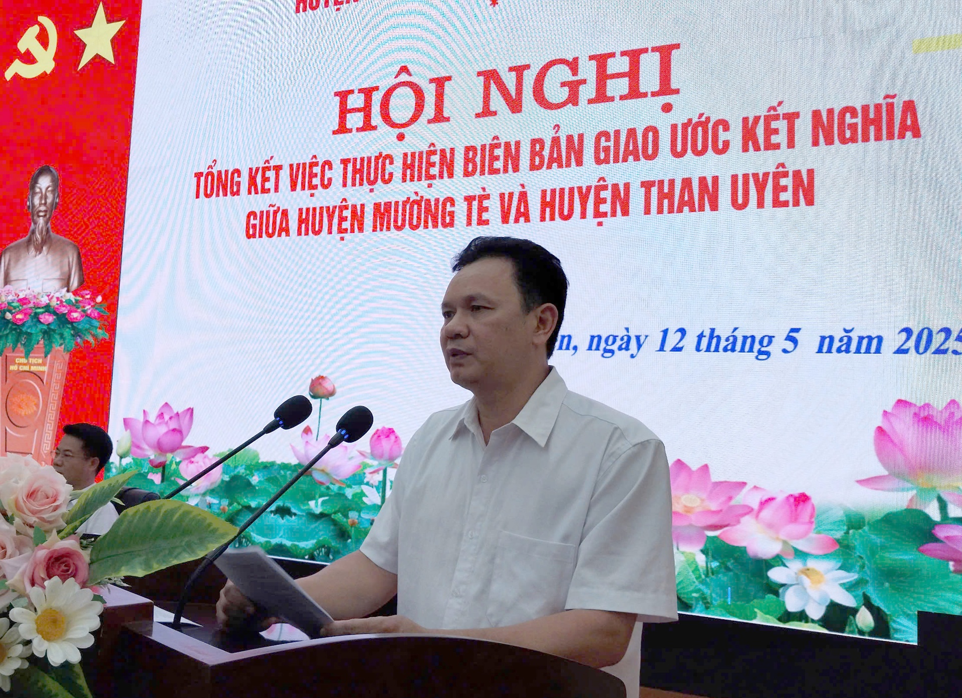 Đại biểu tham luận Hội nghị. 