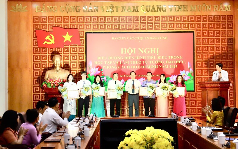 Biểu dương điển hình tiên tiến trong học tập và làm theo tư tưởng, đạo đức, phong cách Hồ Chí Minh năm 2025