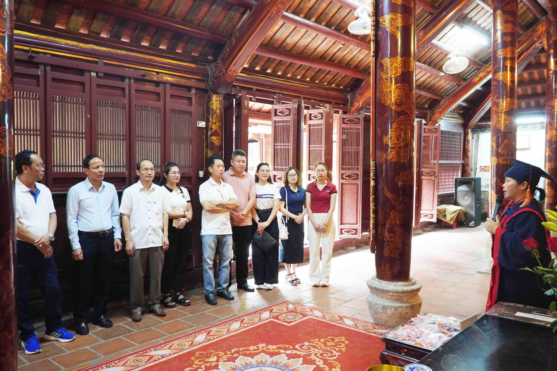 Đoàn công tác Báo Lai Châu và Báo Thừa Thiên Huế tìm hiểu về văn hoá, lịch sử hình thành di tích lịch sử Văn miếu Mao Điền, huyện Cẩm Giàng, tỉnh Hải Dương.