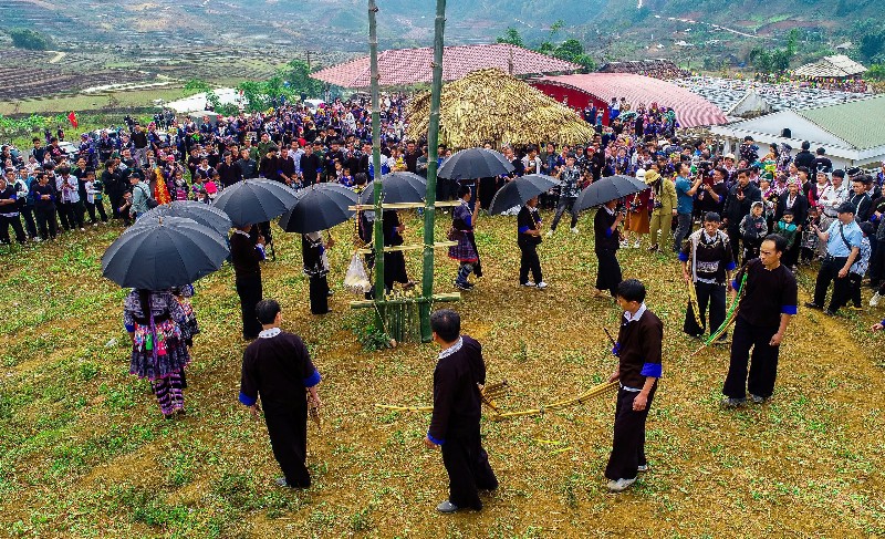 Học Bác là “tự soi, tự sửa, tự vươn lên” vì nhân dân