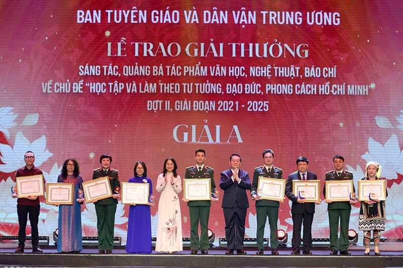 Trao giải thưởng sáng tác, quảng bá về “Học tập và làm theo tư tưởng, đạo đức, phong cách Hồ Chí Minh”