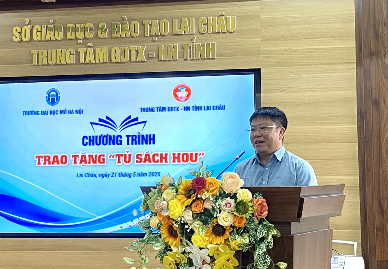 Đồng chí Trần Mạnh Hùng - Giám đốc Sở Văn hoá, Thể thao và Du lịch phát biểu tại chương trình.
