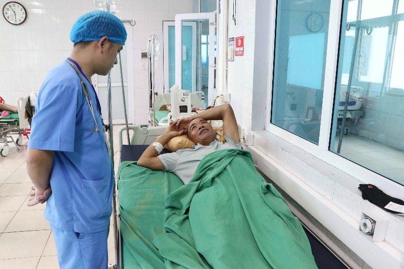 Kịp thời cứu sống người đàn ông bị ngộ độc do ăn nấm lạ