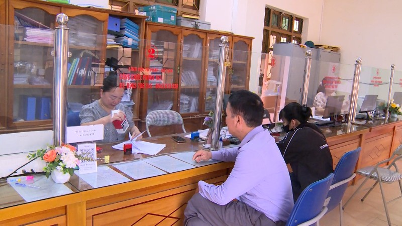 Thị trấn Than Uyên đẩy mạnh cải cách hành chính