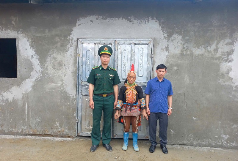 Khánh thành và bàn giao nhà cho hộ có hoàn cảnh đặc biệt khó khăn
