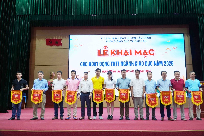 Khai mạc các hoạt động thể dục thể thao ngành Giáo dục huyện Nậm Nhùn năm 2025