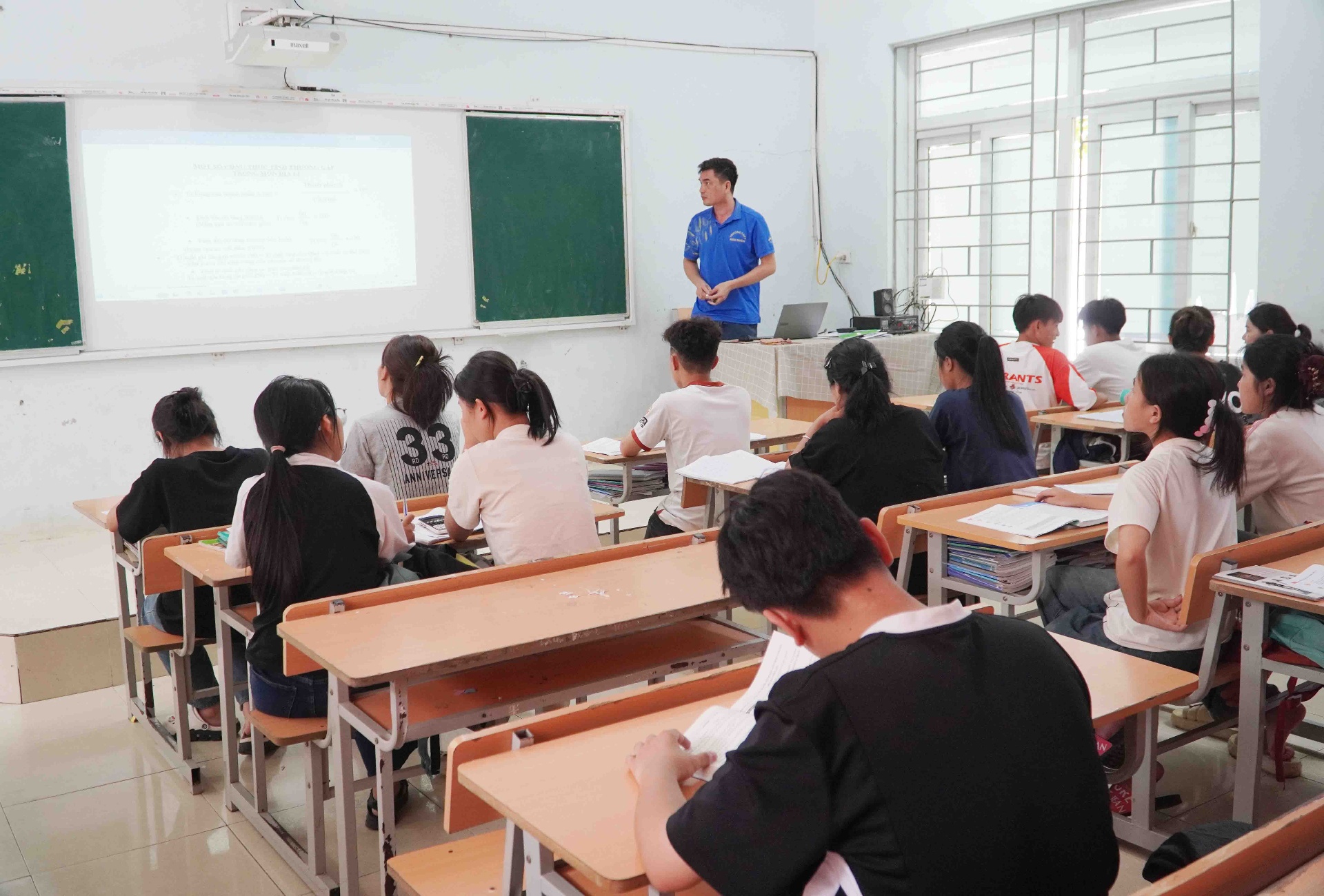 Không khí ôn thi khẩn trương, nghiêm túc tại trường THPT huyện Nậm Nhùn.
