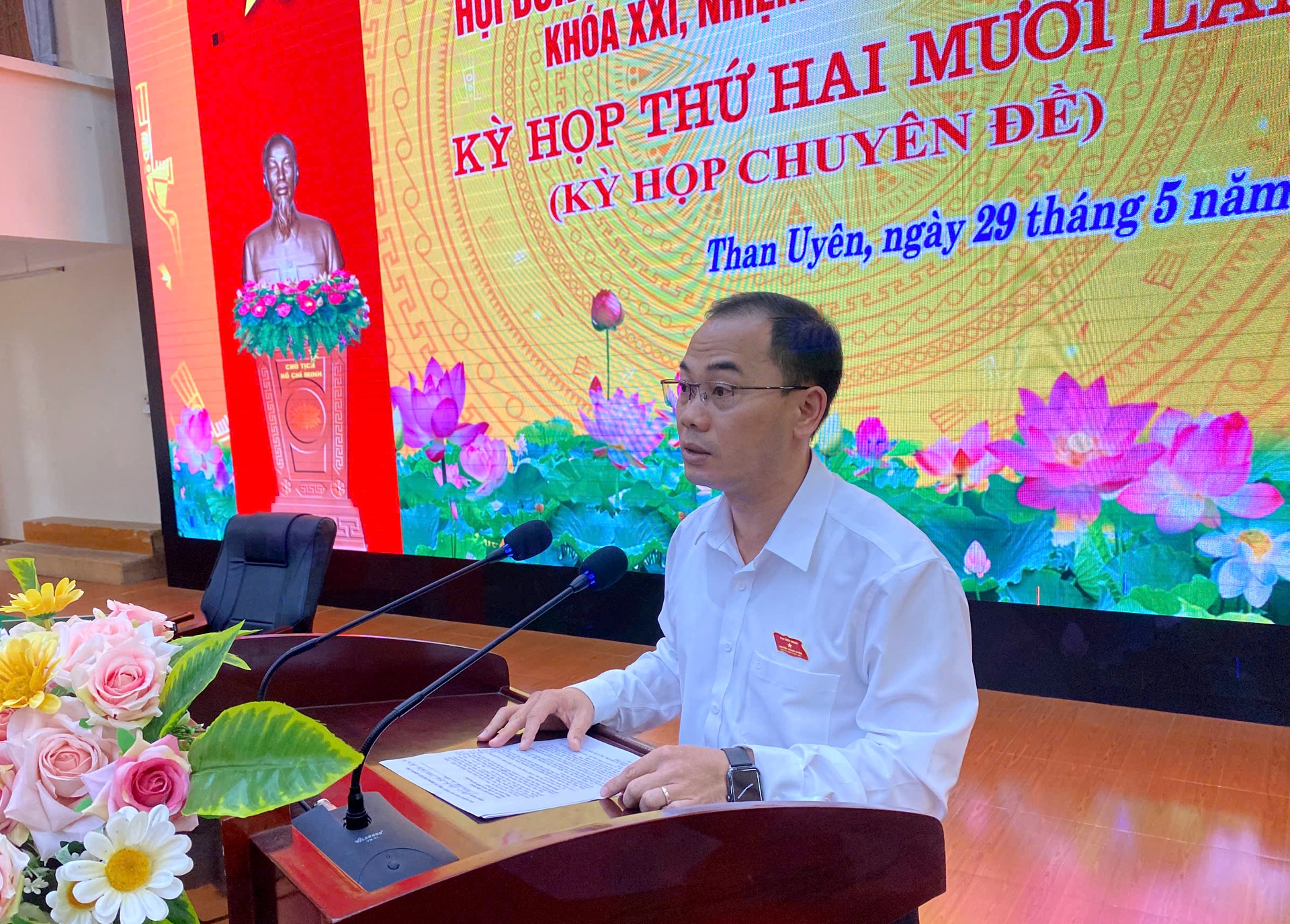 Đồng chí Trịnh Ngọc Hải - Phó Chủ tịch HĐND huyện Than Uyên phát biểu bế mạc Kỳ họp.
