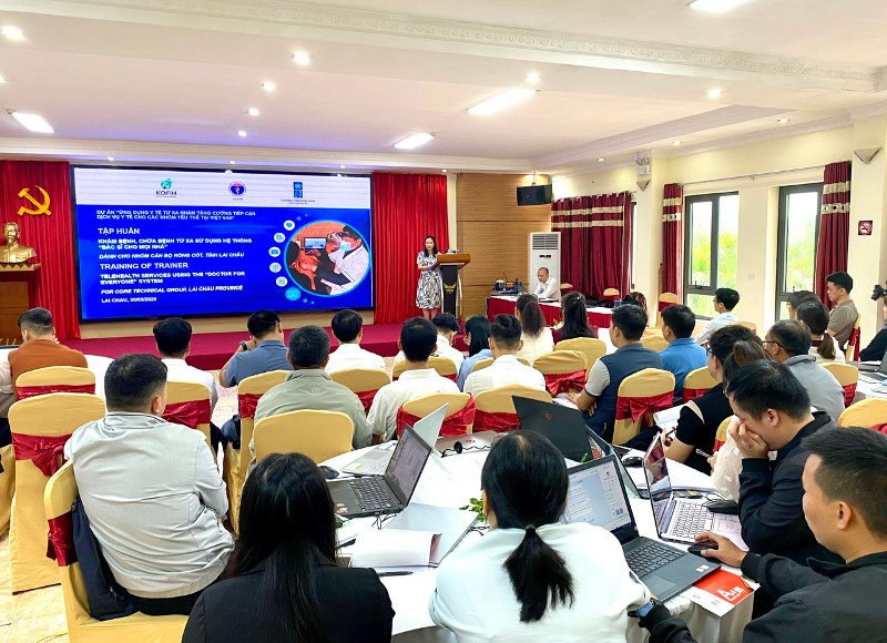 43 học viên tham gia tập huấn khám bệnh, chữa bệnh từ xa sử dụng hệ thống “Bác sĩ cho mọi nhà”