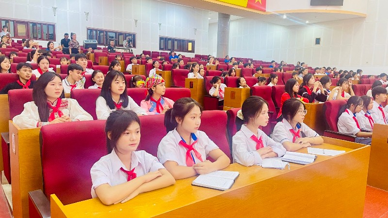 Hội nghị tiếp xúc, đối thoại giữa Đại biểu Quốc hội, Đại biểu HĐND tỉnh với trẻ em năm 2025