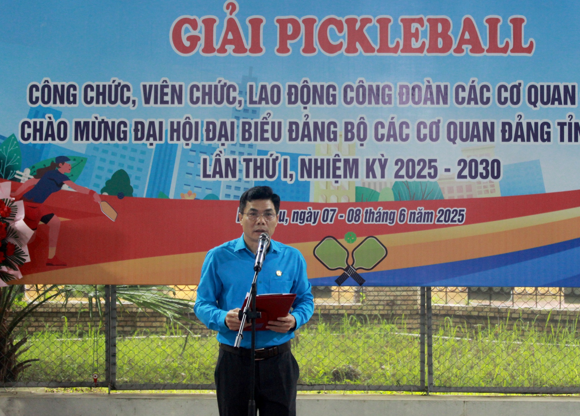 Đồng chí Đàm Xuân Diễn - Chủ tịch Công đoàn các cơ quan Đảng tỉnh phát biểu khai mạc giải.