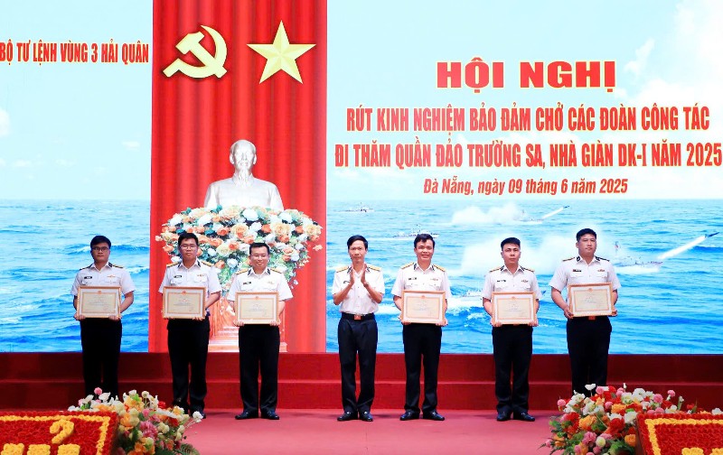 Hội nghị rút kinh nghiệm bảo đảm đưa, đón các đoàn công tác đi thăm, kiểm tra huyện đảo Trường Sa và Nhà giàn DK1