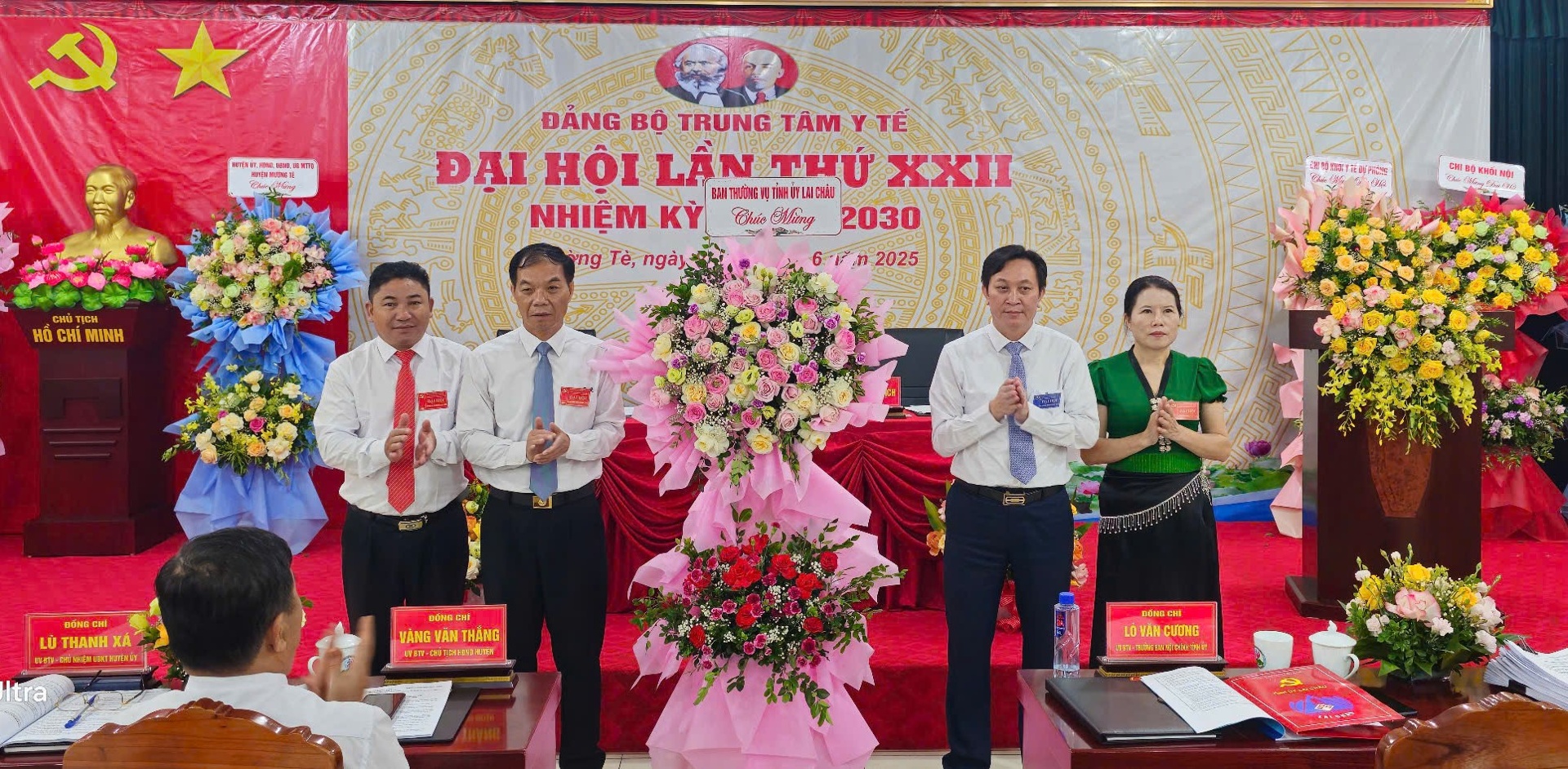 tặng hoa