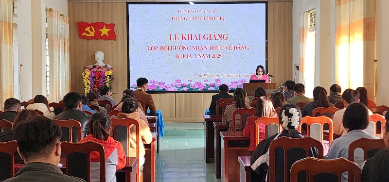 Phát triển đảng viên ở vùng khó