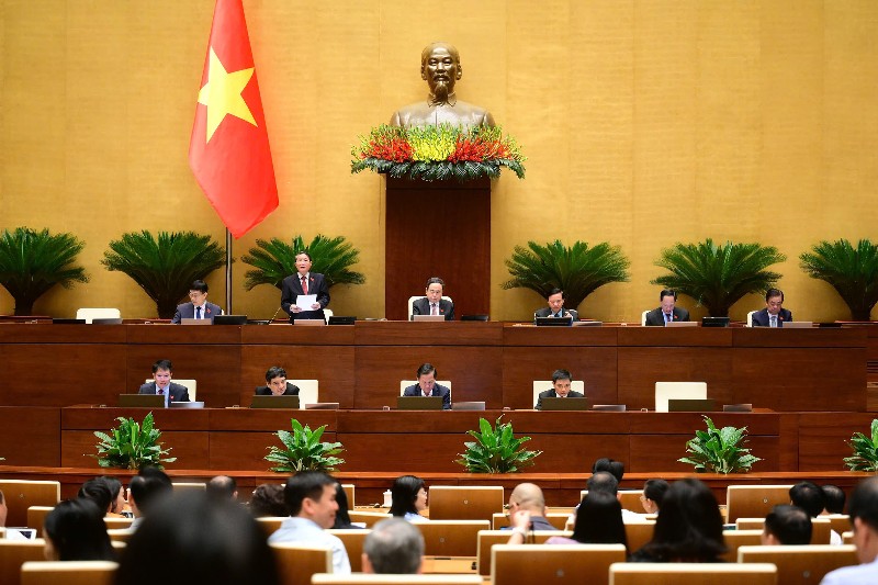 Quốc hội thảo luận về kết quả phát triển kinh tế xã hội và việc chuyển tiếp áp dụng một số cơ chế, chính sách đặc thù
