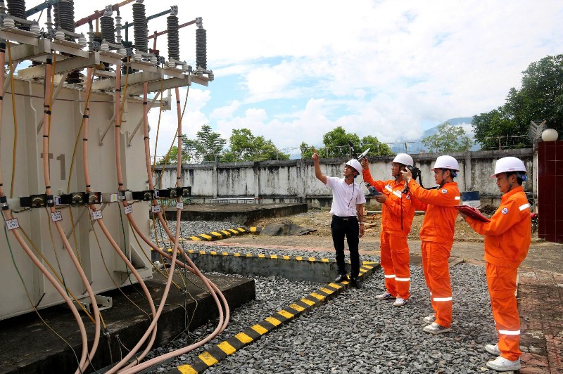 Chủ động cấp điện trong mùa nắng nóng