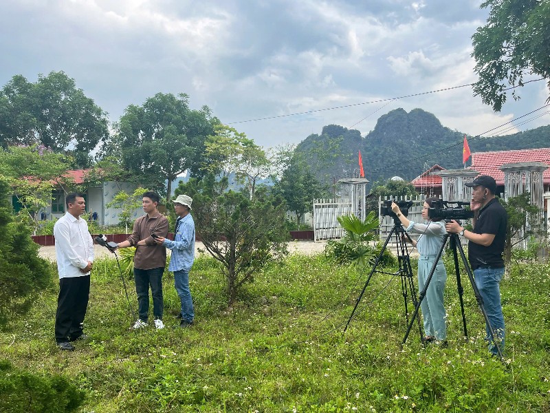Hòa mình vào sự kiện