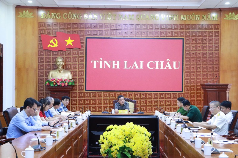 Kiên quyết phòng ngừa, đấu tranh, ngăn chặn, đẩy lùi, tiến tới chấm dứt, quét sạch hàng giả, hàng kém chất lượng