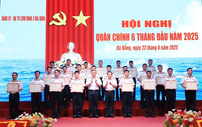 Hội nghị quân chính 6 tháng đầu năm 2025