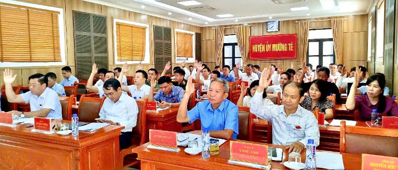 Kỳ họp thứ hai mươi ba (Kỳ họp chuyên đề) HĐND huyện Mường Tè