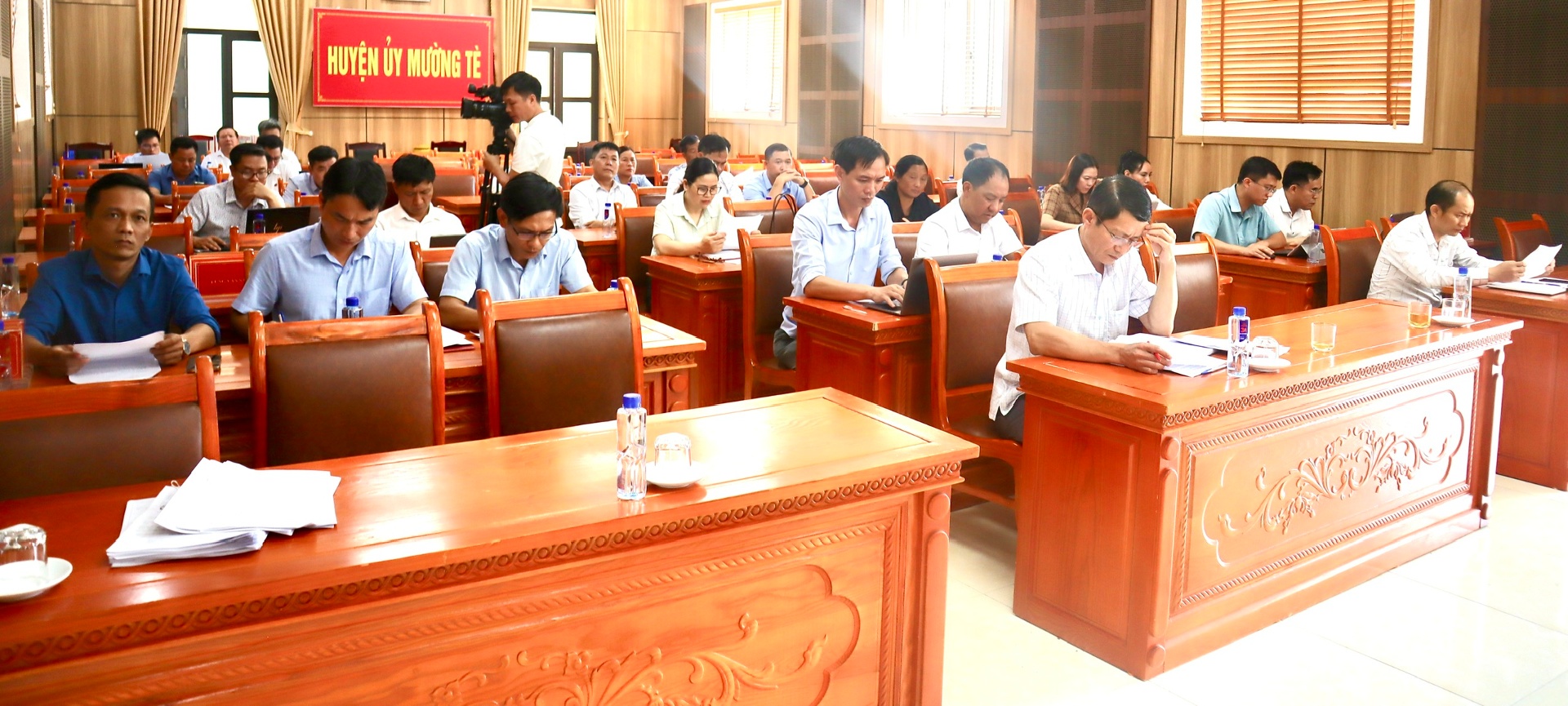 xoá nhà tạm