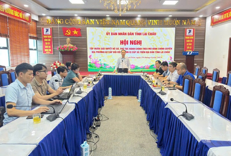 Tập huấn việc giải quyết hồ sơ thủ tục hành chính theo mô hình chính quyền địa phương 2 cấp