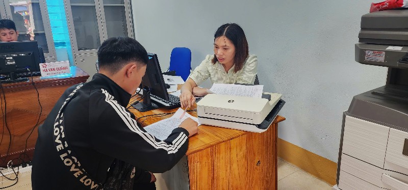 Guồng quay của chính quyền mới