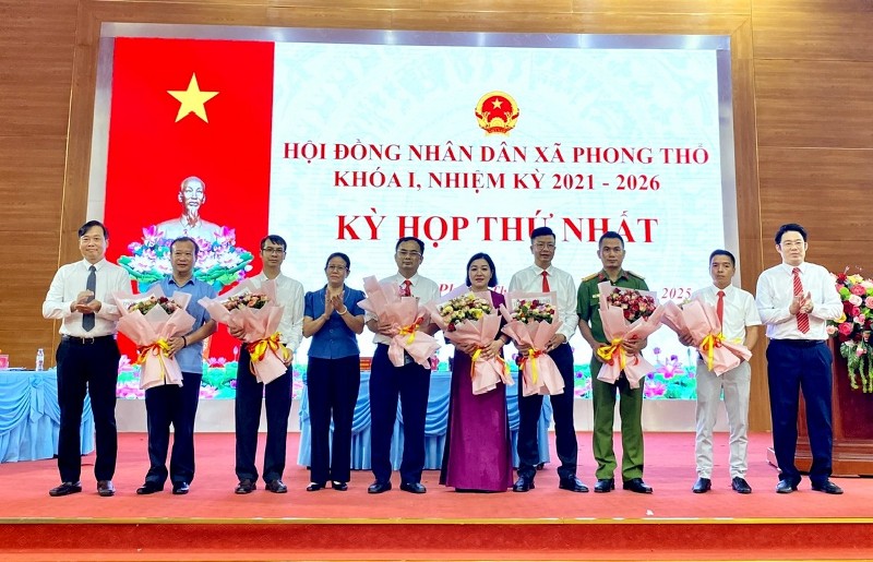Kỳ họp thứ nhất HĐND xã Phong Thổ khóa I, nhiệm kỳ 2021-2026