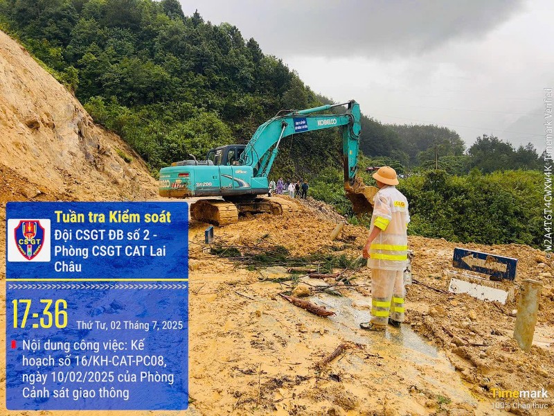 Một người tử vong do sạt lở đất đá trên quốc lộ 4D