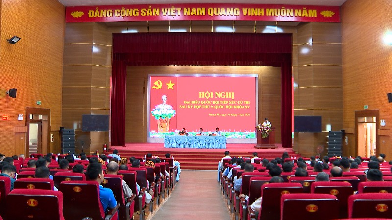 Đoàn Đại biểu Quốc hội tỉnh tiếp xúc cử tri xã Phong Thổ