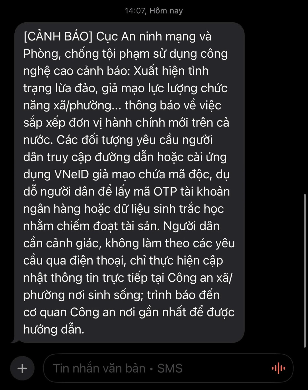 Cảnh báo tình trạng giả mạo lực lượng chức năng lừa đảo, cài VNeID giả sau sáp nhập