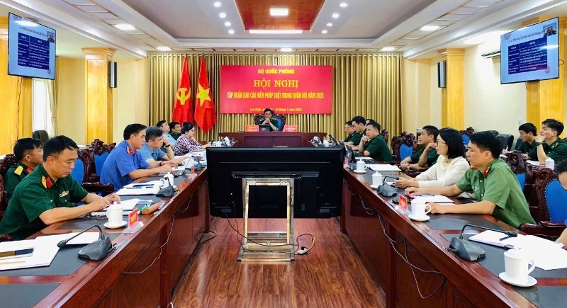 Hội nghị tập huấn báo cáo viên pháp luật trong Quân đội