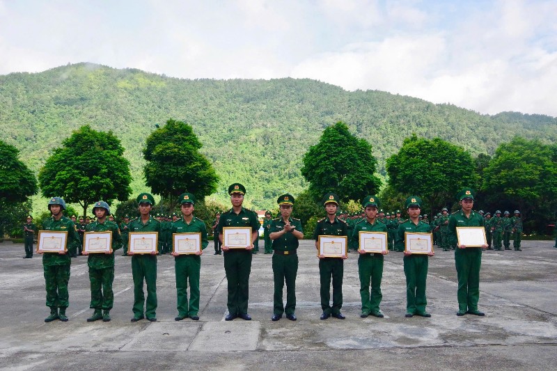 Bế mạc huấn luyện chiến sỹ mới năm 2025
