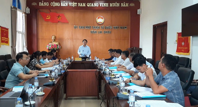 Duyệt văn kiện Đại hội Đảng bộ các xã: Pắc Ta, Nậm Sỏ