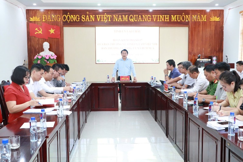 Đoàn kiểm tra số 7 của Ban Thường vụ Tỉnh ủy làm việc với Ban Thường vụ Đảng ủy xã Bum Nưa, Bum Tở