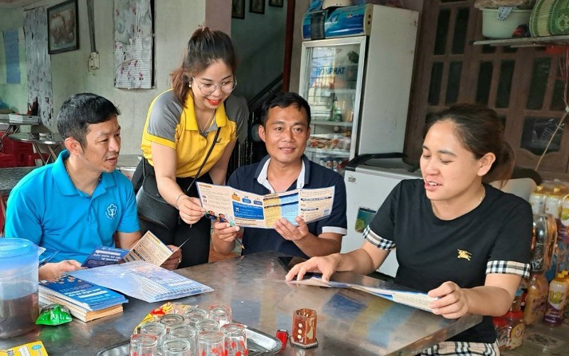 Ra quân tuyên truyền, vận động người dân tham gia BHXH tự nguyện, BHYT hộ gia đình