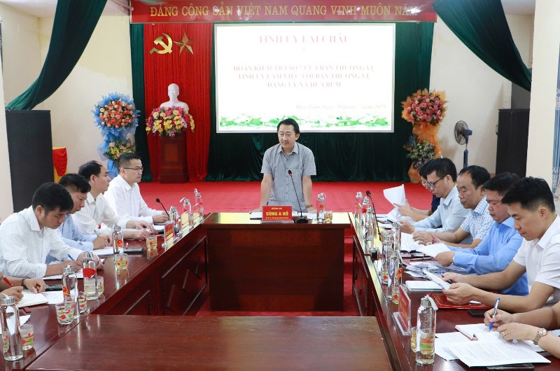 Đoàn kiểm tra số 7, Ban Thường vụ Tỉnh ủy làm việc với Ban Thường vụ Đảng ủy xã Hua Bum