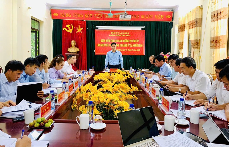 Đoàn Kiểm tra số 2 của Ban Thường vụ Tỉnh ủy làm việc với Ban Thường vụ Đảng ủy xã Khổng Lào