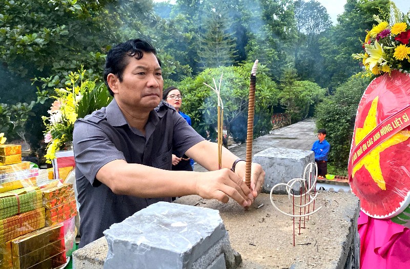 Lễ thắp nến tri ân nhân Kỷ niệm 78 năm Ngày Thương binh - Liệt sĩ (27/7/1947-27/7/2025)